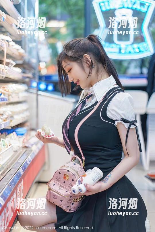 秀人网 - 肉晴MINI水手服合集，拼凑出一幅水边的奇趣拼图。-洛河烟