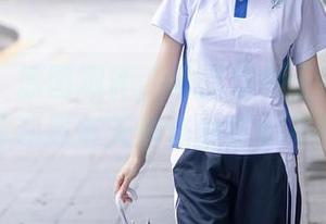 秀人网 - 原图测评，邹晶晶女王牛仔裤的时尚程度和我每天赖床的等级不相上下。