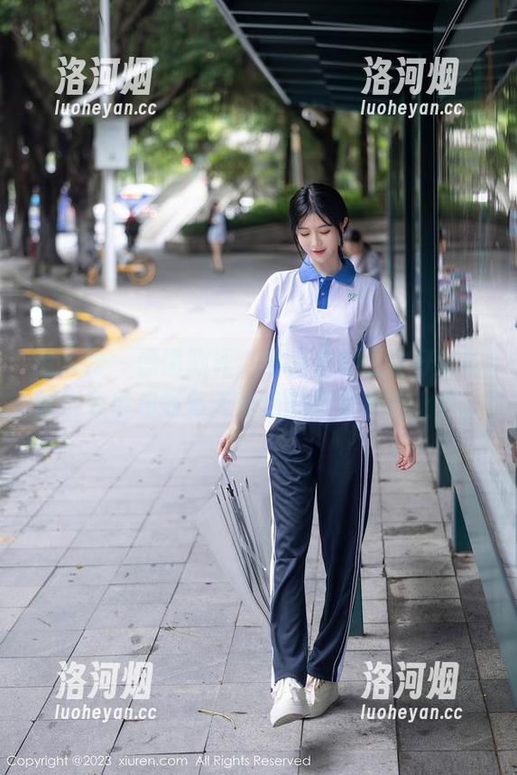 秀人网 - 原图测评，邹晶晶女王牛仔裤的时尚程度和我每天赖床的等级不相上下。-洛河烟