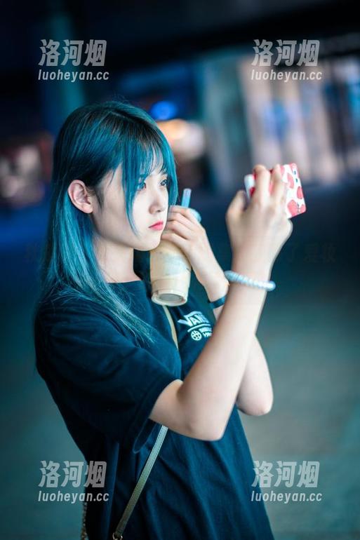 秋楚楚不秃头婚纱高清图集:我除了爱妆容,别的还有待揭晓-洛河烟 秋楚楚不秃头婚纱高清图集:我除了爱妆容,别的还有待揭晓-洛河烟