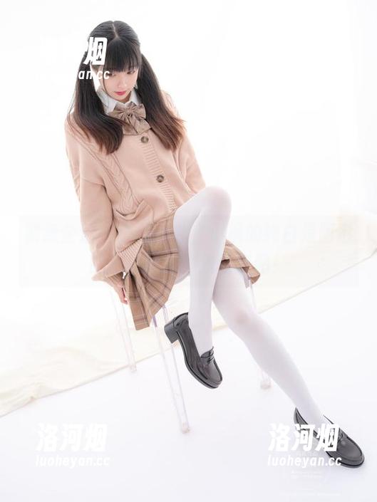 紧急企划 - 原图在此，小枫的纯白是阴影的对立面吗？我敢打赌！-洛河烟