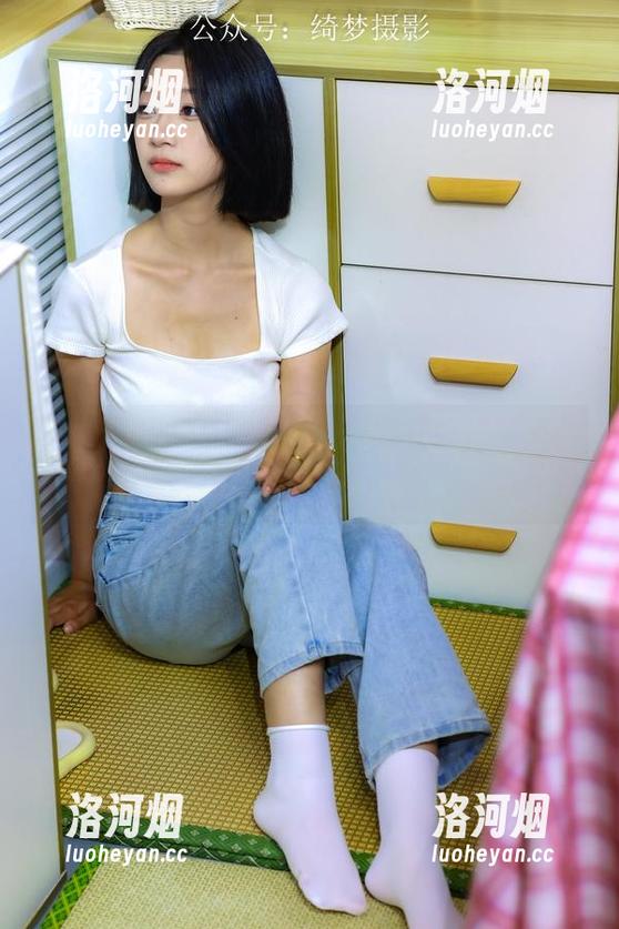 绮梦摄影 - 原图警告！娜娜在体操服里，小妖精上线了。-洛河烟