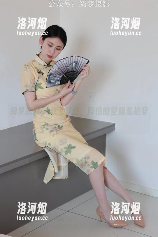 绮梦摄影 - 放飞梦想，阿悦的空姐私拍穿越云层-洛河烟