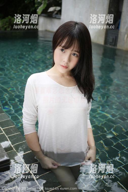美媛馆 - 看崔乖艺怎么驾驭泳衣：原图与照片的无缝切换-洛河烟