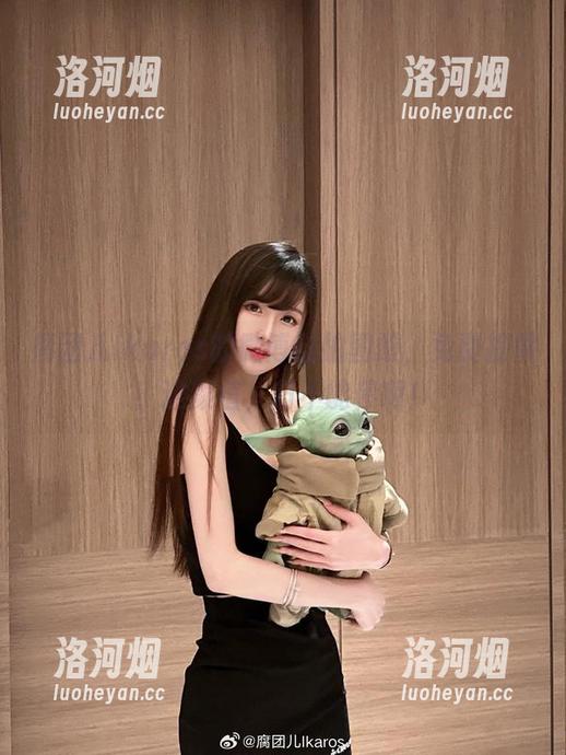 腐团儿Ikaros的微博自拍图册，免费提供！这颜值，药不能停啊！-洛河烟