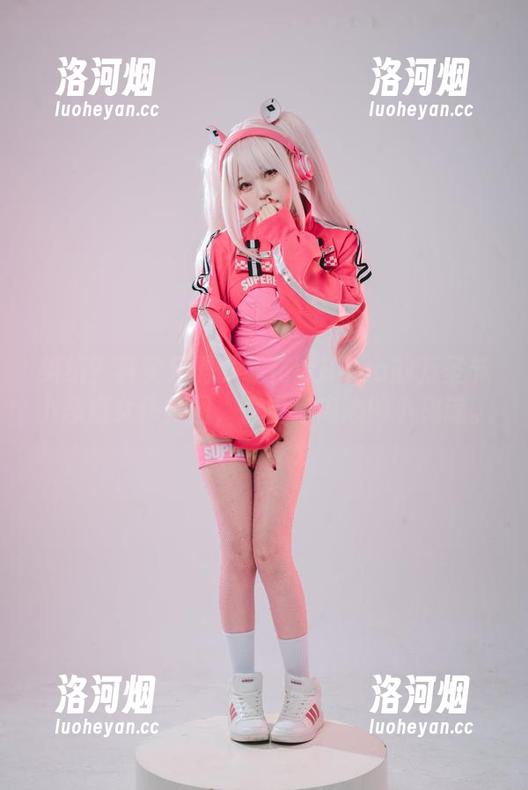 纠结？其实只需下载花铃Hana的万圣节小恶魔女仆美图，直击你内心的小鬼魂。-洛河烟