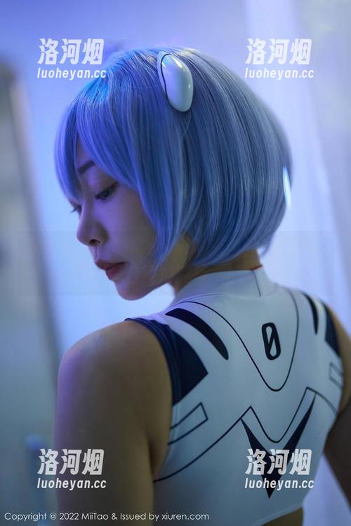 蜜桃社 - 萌美Moemi与泳池的涟漪——作品合集中的轻柔时光-洛河烟