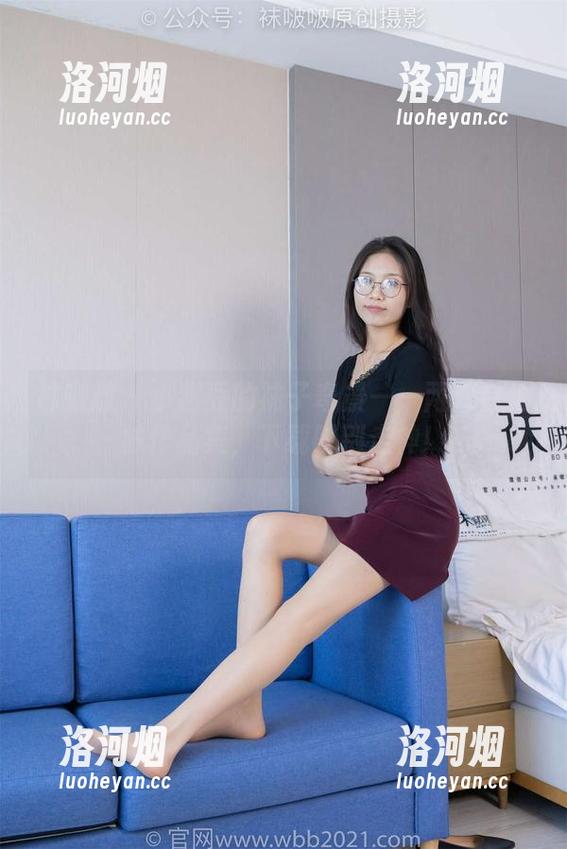 袜啵啵 - 小甜豆的袜子奇景——两双白棉袜作品集，下载时别走神！-洛河烟