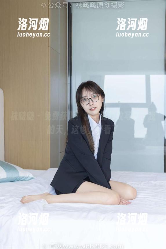 袜啵啵 - 免费获取！糯米的豹纹写真，我的天，这也太好看了-洛河烟