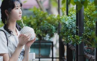 西瓜少女的学妹，在高清图包里展现了谁说的平平无奇？