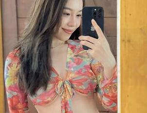微密圈 - 不经意间，铁锤姐姐的黑色吊袜让我脑海里闪过三千种联想，太妙了吧！