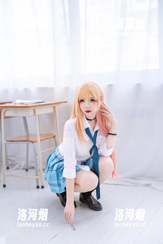 圣诞节魔女模式：雪晴Astra的私房美图好像总让人想偷瞄-洛河烟