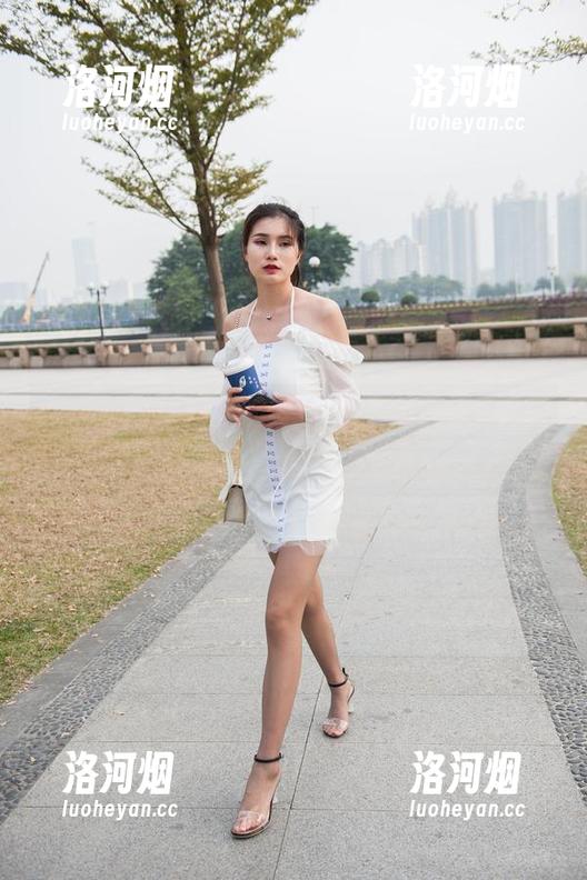 魔镜街拍 - 婷婷的寒风下合集:肉丝与美人,谁更诱人?-洛河烟 魔镜街拍 - 婷婷的寒风下合集:肉丝与美人,谁更诱人?-洛河烟
