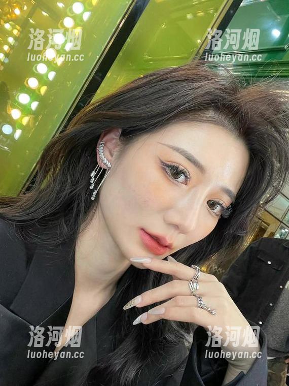 微密圈 - 拿起黎允熙baby的红色合集，挑战你的审美底线！-洛河烟